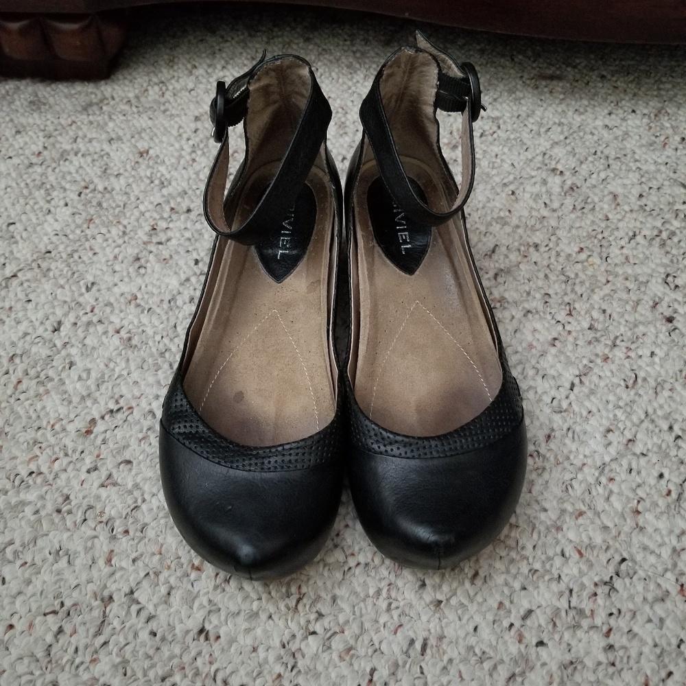 Biviel Anthroplogie black leather ankle strap